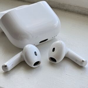 Apple Wireless Earbuds with Charging Case - White